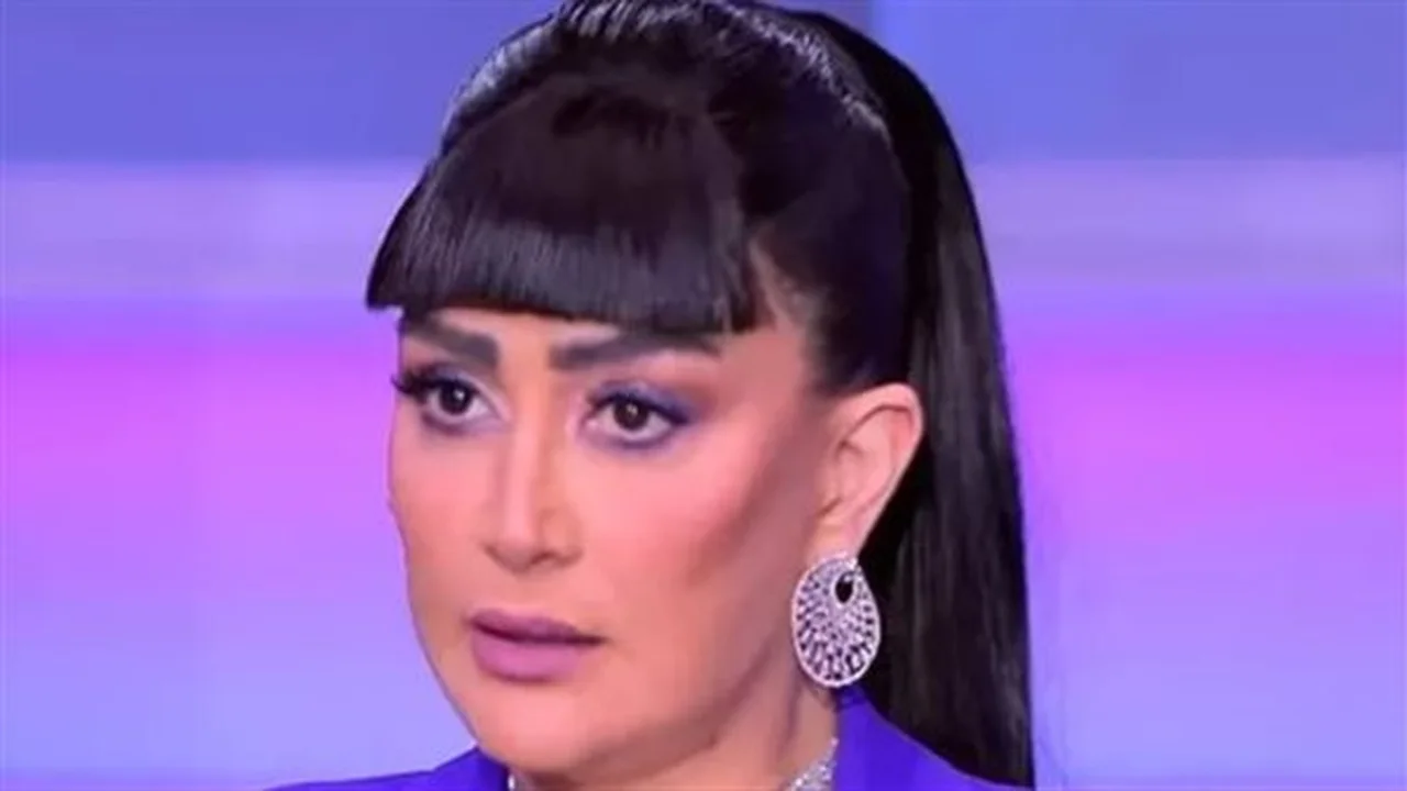 غادة عبد الرازق تحتفل.. مسيرة فنية تجمع بين الإعلانات والتحكيم التلفزيوني